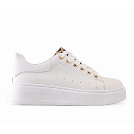 Tênis branco com decoração Asmait atraente