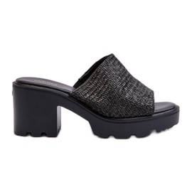 Chinelos femininos pretos trançados Titantha com salto alto