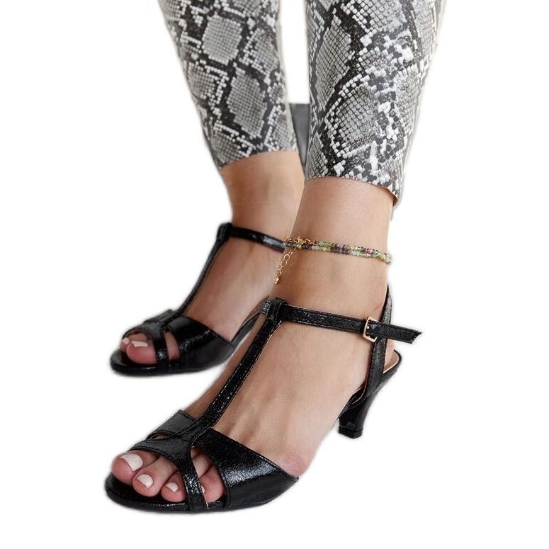 Sandálias pretas de salto alto da Mislawa preto