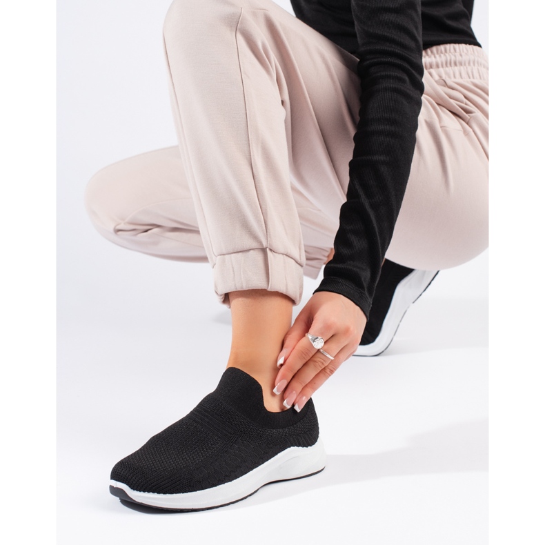 Tênis de tecido preto