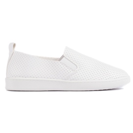 Slip-on feminino com aberturas branco claro