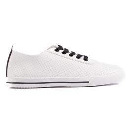 Tênis feminino branco com atacadores pretos