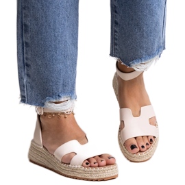 Sandálias de cunha bege Laurencia