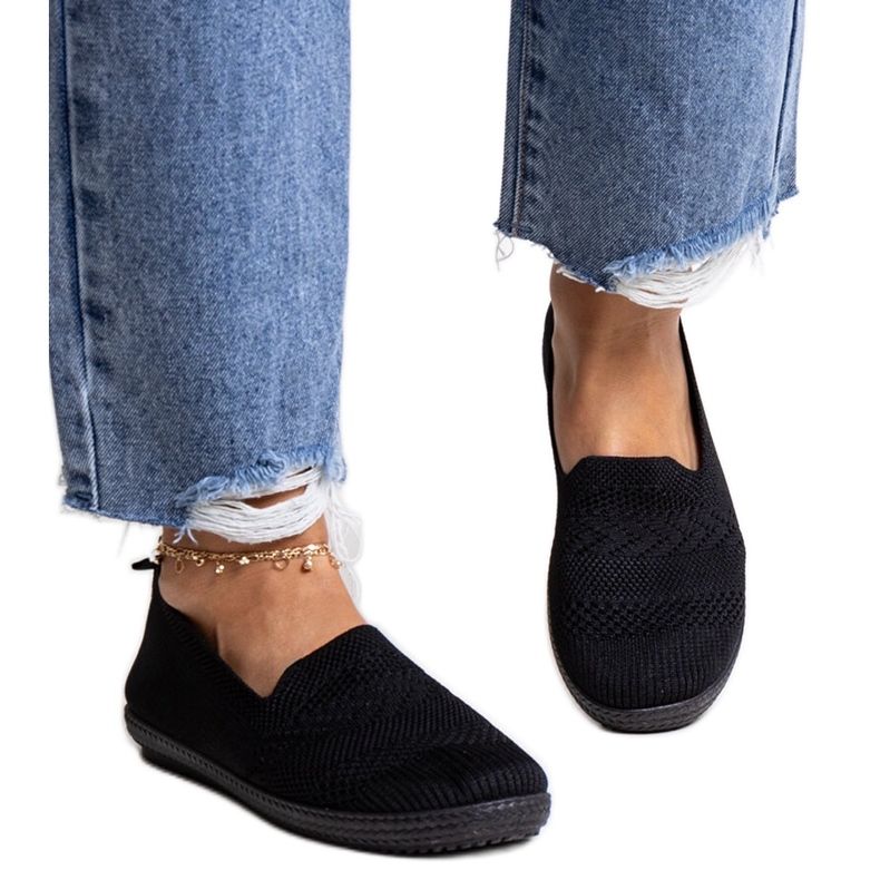 Tênis slip-on preto em tecido Shadhi