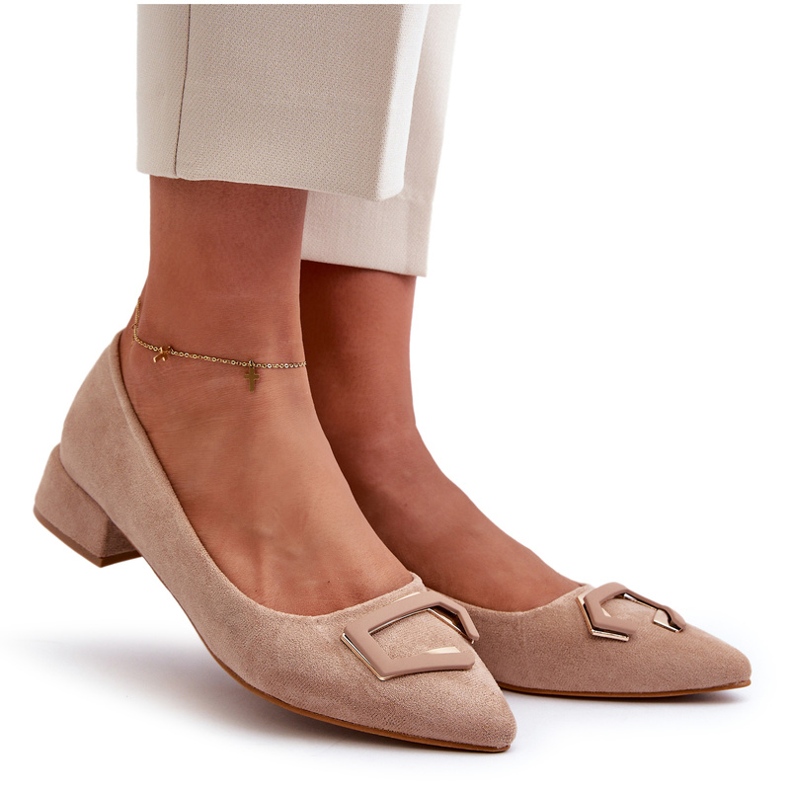 Sapatos de salto baixo com decoração Eco Suede S.Barski KV27-034 Bege