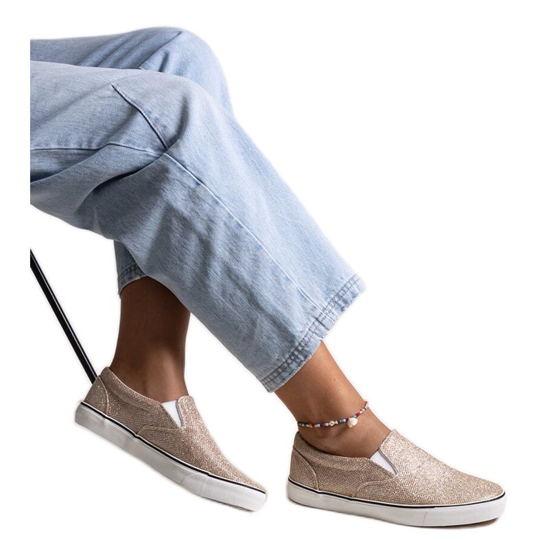 Tênis Lublubah dourado brilhante