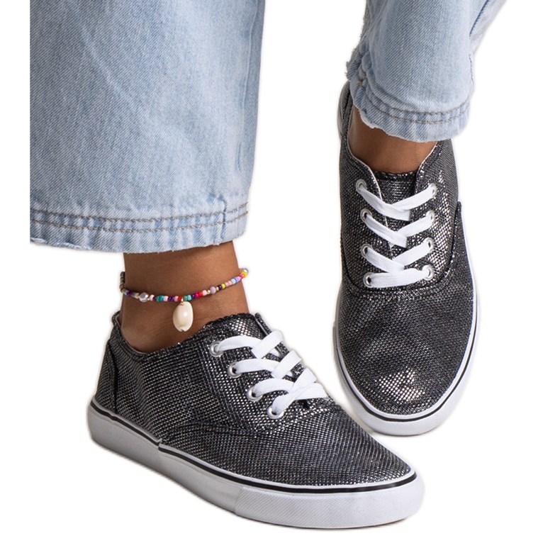 Tênis Carroline preto brilhante