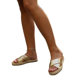 Chinelos dourados com aberturas Awet