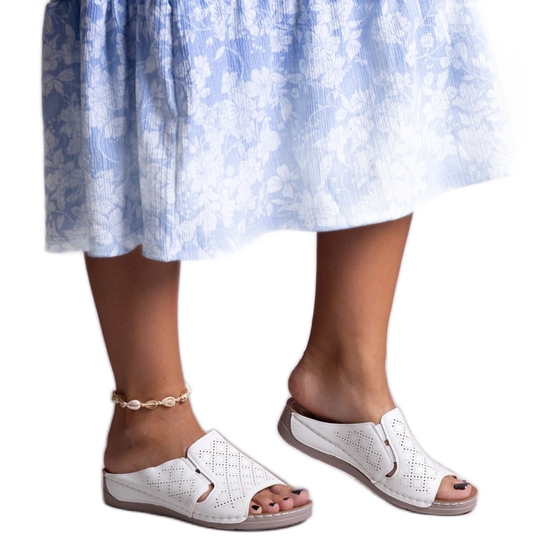 Slides perfurados brancos Marouna