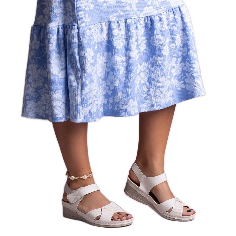 Sandálias de cunha baixa Kirane bege