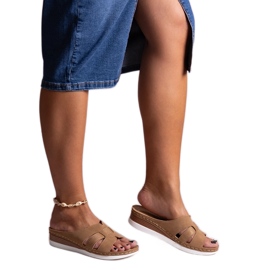 Mules marrons claros com cunha baixa da Mifsuda marrom