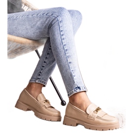 Sapatos bege com fivela dourada da Anielania