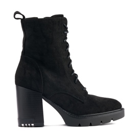 Botins de camurça pretos com atacadores