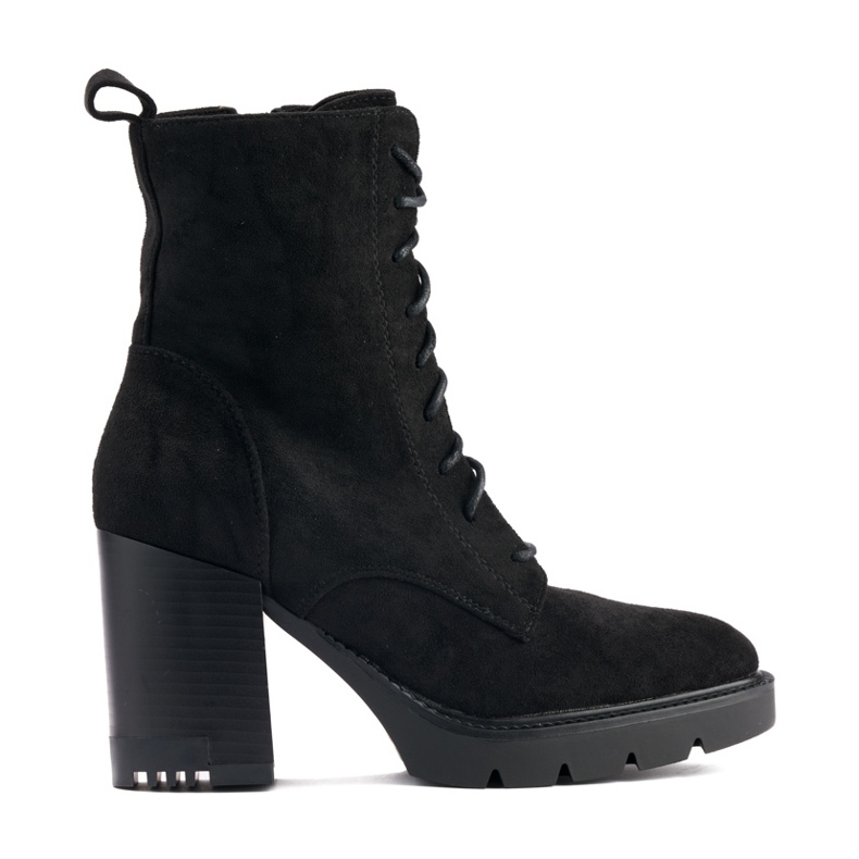 Botins de camurça pretos com atacadores