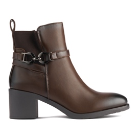 Botins femininos castanhos