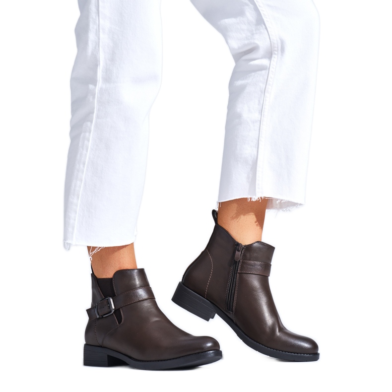 Botins femininos marrons com salto baixo castanho