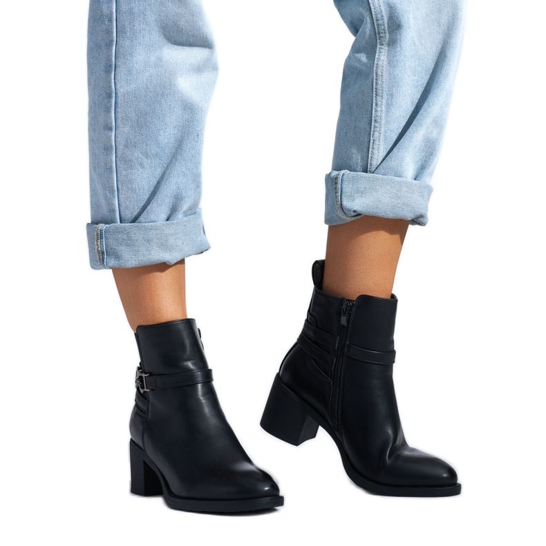 Botins femininos negros preto