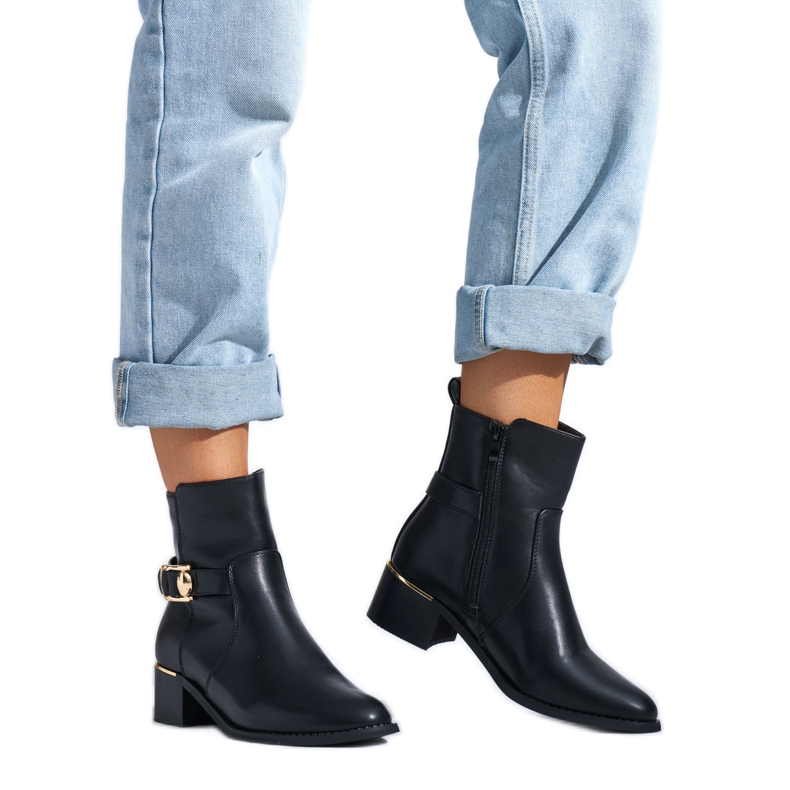 Botins pretos elegantes