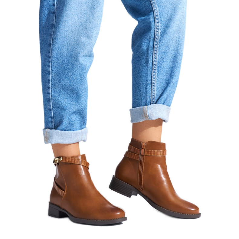 Botas femininas marrons de salto baixo castanho