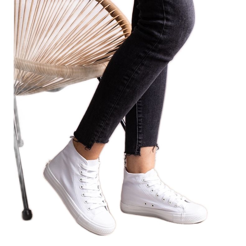 Tênis branco de cano alto da Raffie