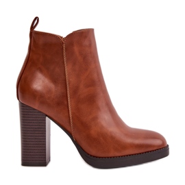 Botas femininas isoladas com salto alto couro ecológico marrom teresina marrom