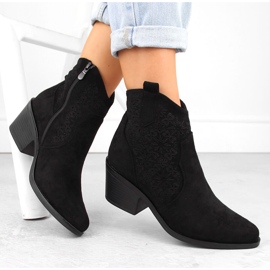 Botas cowboy femininas de camurça com aberturas, pretas S.Barski HY42-944 preto Botas cowboy femininas de camurça com aberturas, pretas S.Barski HY42-944 preto