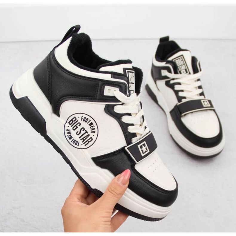 Calçados esportivos isolados Big Star INT2031 branco