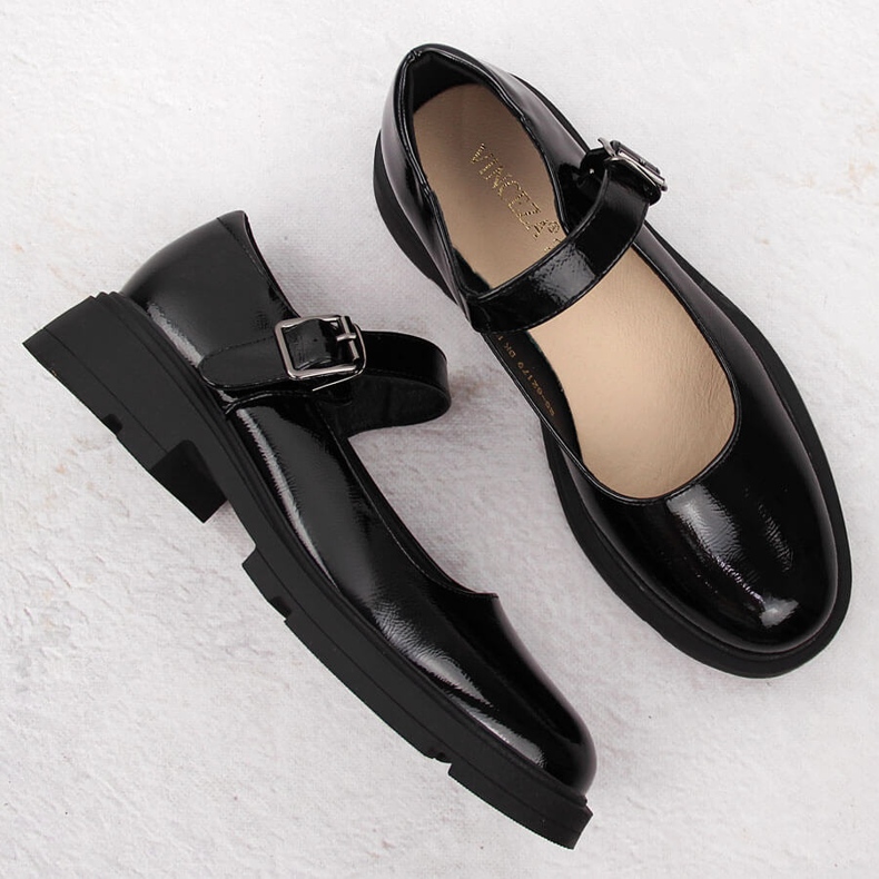 Sapatos pretos femininos envernizados Vinceza 62179