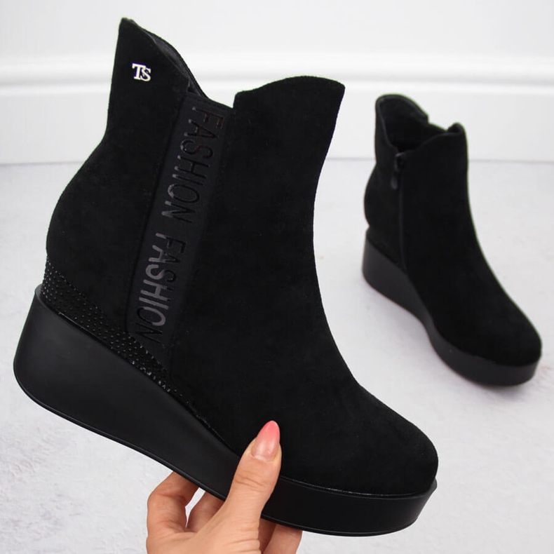 Botas femininas isoladas com zircônia cúbica, pretas T.Sokolski Z23-369 preto