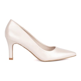 Sapatos de salto agulha clássicos e elegantes com pérolas bege