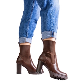 Botins marrons em couro ecológico Asera marrom