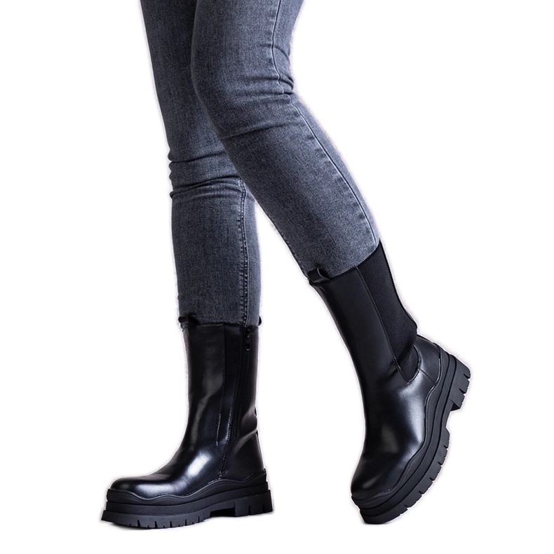 Botins pretos com sola maciça Naema Botins pretos com sola maciça Naema