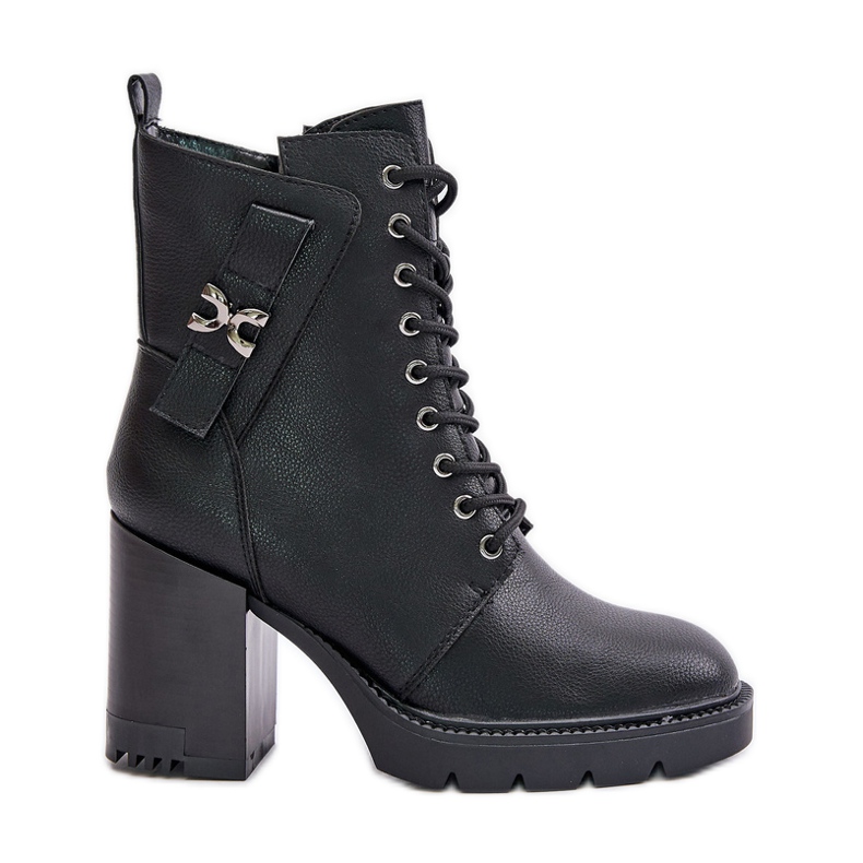 Jezzi Botins isolados com detalhe dourado, Preto Ivarisse