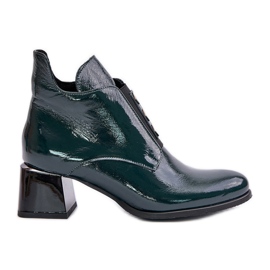 Botins envernizados Zazoo 60504, isolados, verde escuro Botins envernizados Zazoo 60504, isolados, verde escuro
