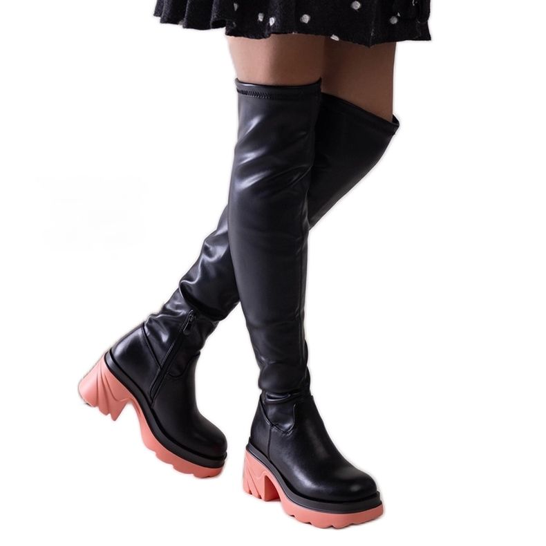 Botas pretas com isolamento e bloco Meragomi enorme preto
