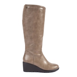 Botas femininas bege com cunha