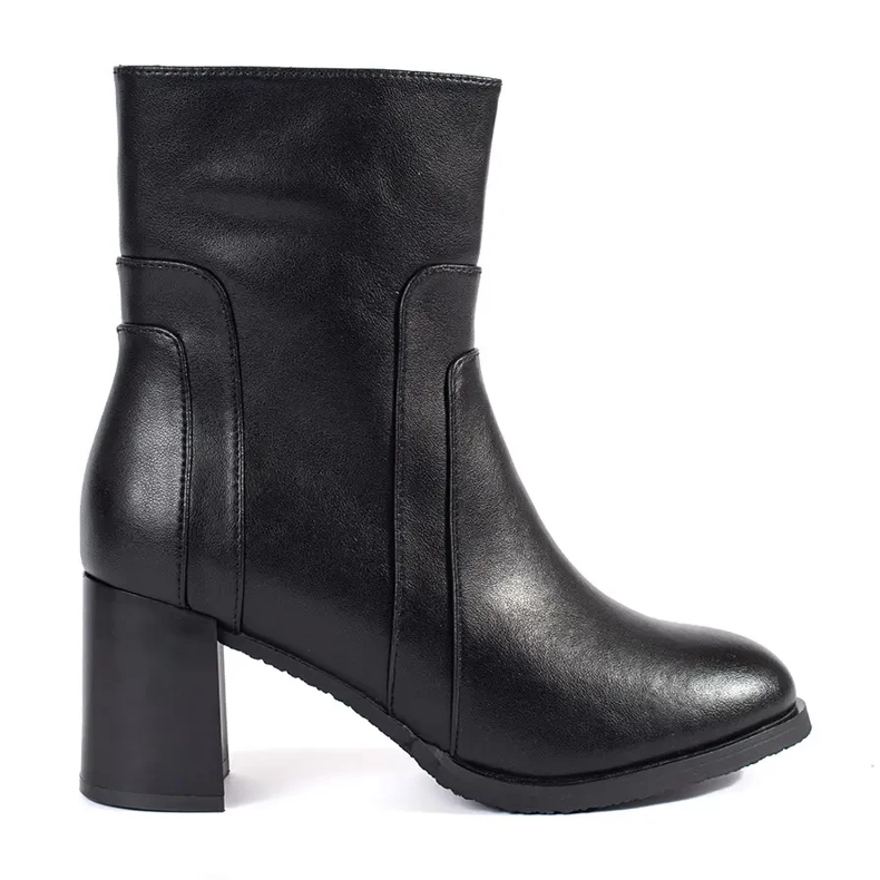 Botins femininos de couro preto por Sergio Leone