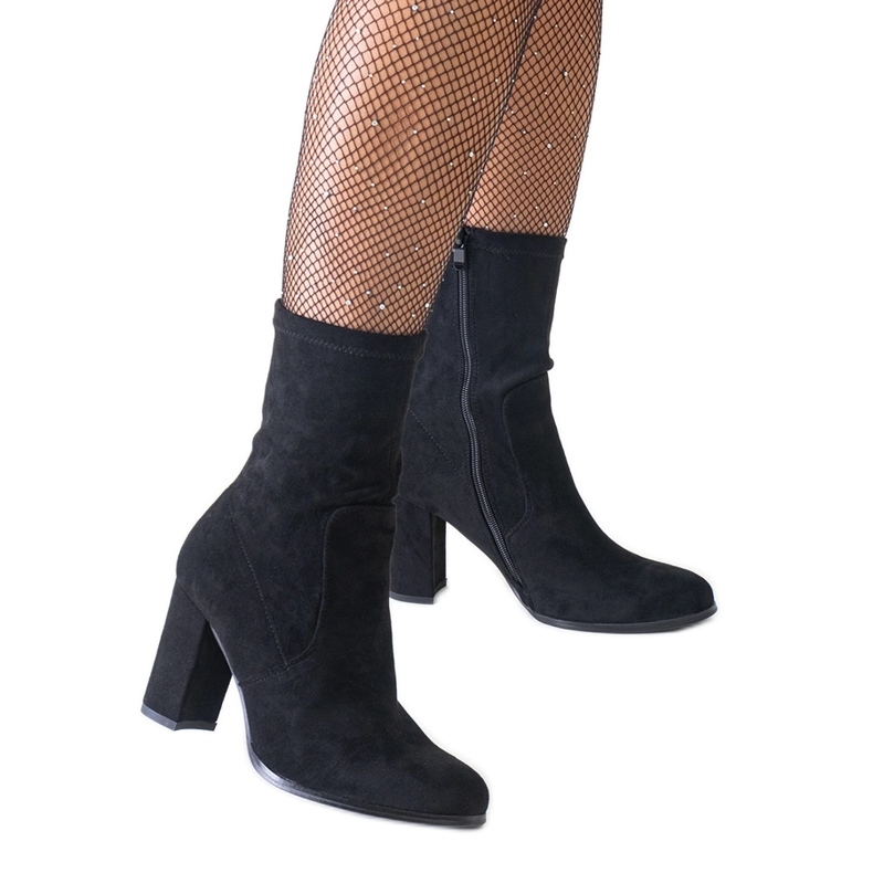 Botins pretos de salto alto feitos de camurça ecológica da Haner