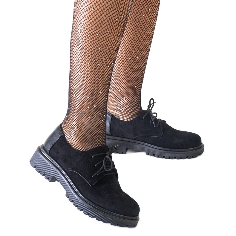 Sapatos casuais pretos com cadarços feitos de camurça ecológica Kalila