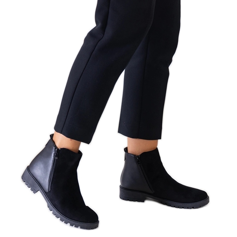 Botins plataforma pretos feitos de camurça ecológica Kirla