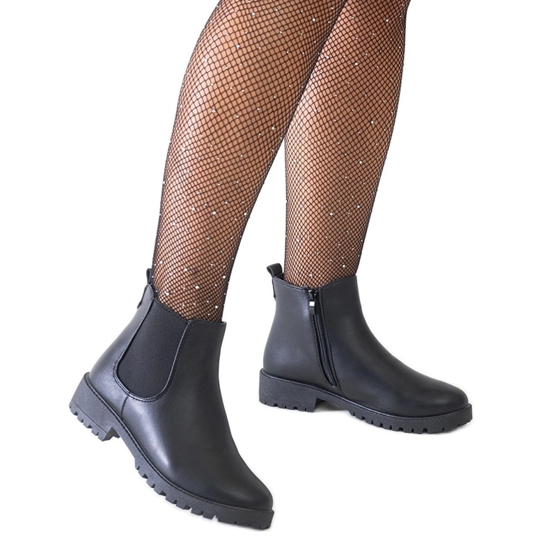 Botins casuais clássicos pretos feitos de couro ecológico Salara