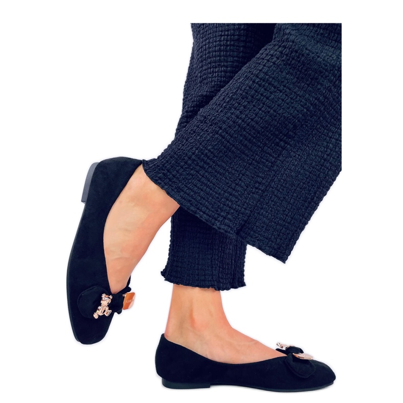 Sapatilhas Cranny Pretas com ursinho dourado - Inello preto