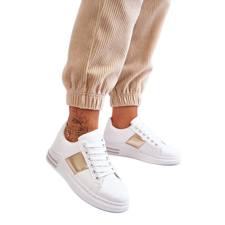 Step in style Calçado Esportivo Modelo Follow Me 2256 Branco/Dourado - Entre com estilo