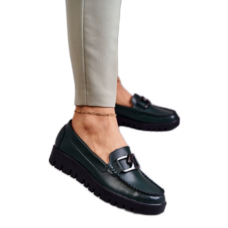 Sapatos femininos na plataforma Verde