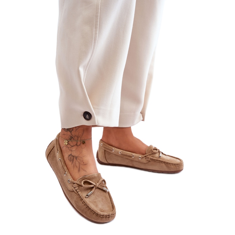 Mocassins femininos marrons com laço castanho