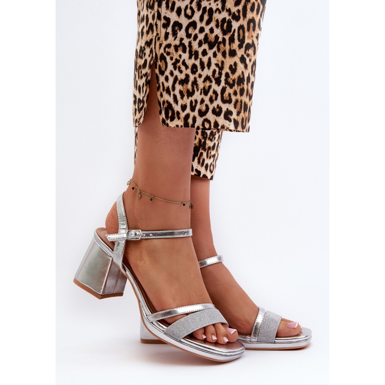 Step in style Sandálias Modelo Tessata C-147 Prata - Entre com estilo cinza