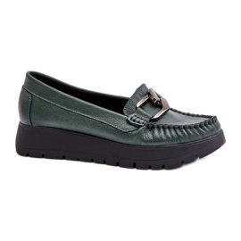 Mocassins femininos com decoração verde escuro