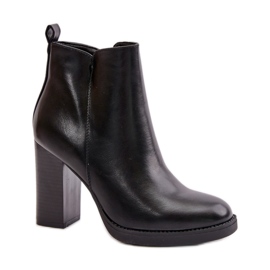 Botins femininos isolados Preto