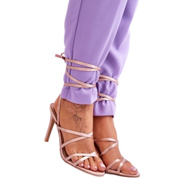 Sandálias bege de salto alto com atacadores Sandálias bege de salto alto com atacadores