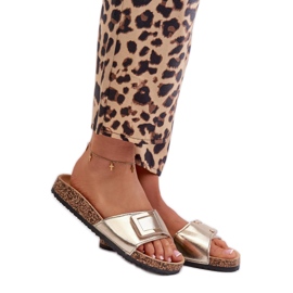 Step in style Sandália Chinelo Modelo Elleriome 24SD21-7216 Ouro - Entre com estilo amarelo